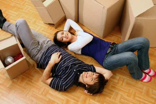 Web privacy policy page explaining cookie usage for Movers Uxbridge